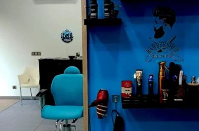 Interior de la barberia YEYE a Figueres
